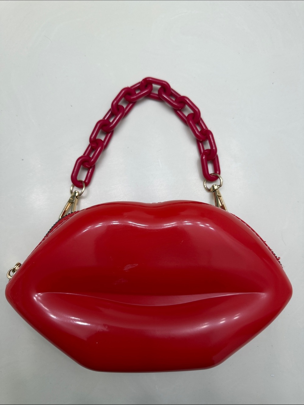 Red Lip-Shaped Women's Handbag with Chunky Chain Handle